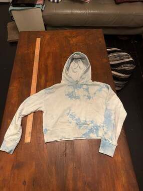 Frankies Bikinis Blue & White Tie Dye Burl Cropped Hoodie Sweatshirt Size S